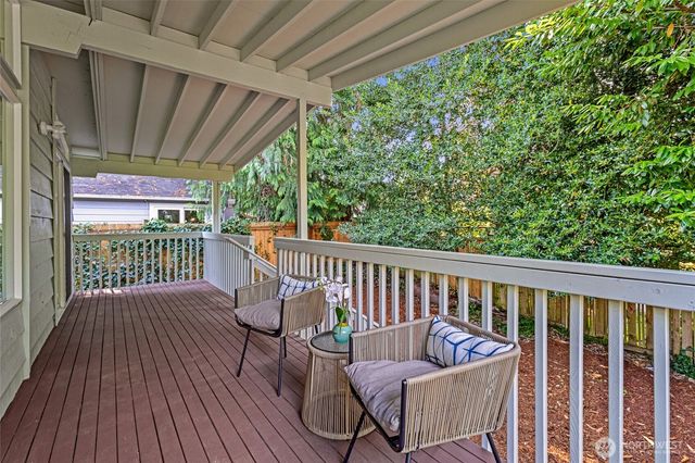 10017 12th Avenue NE, Seattle, WA 98125