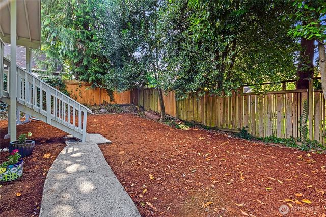 10017 12th Avenue NE, Seattle, WA 98125