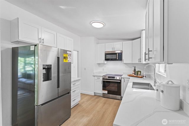 10017 12th Avenue NE, Seattle, WA 98125