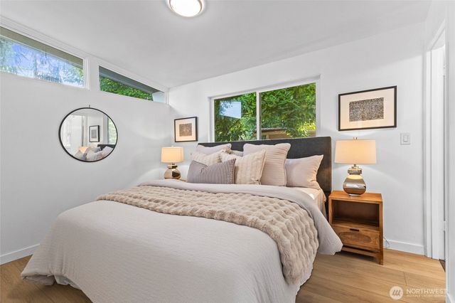 10017 12th Avenue NE, Seattle, WA 98125