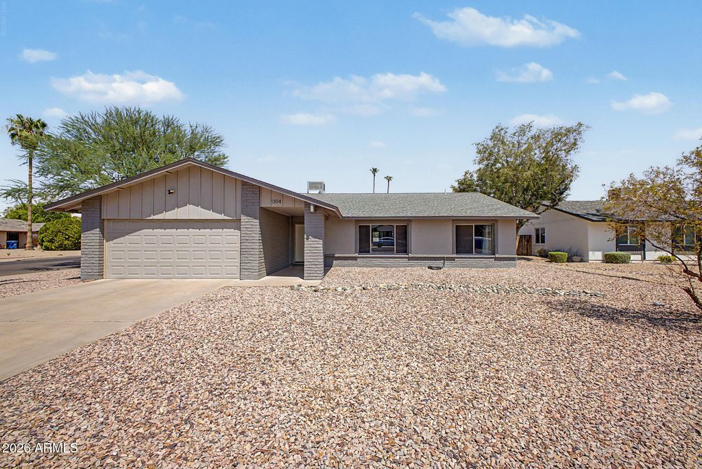 1304 E DUNBAR Drive, Tempe, AZ 85282 — exterior