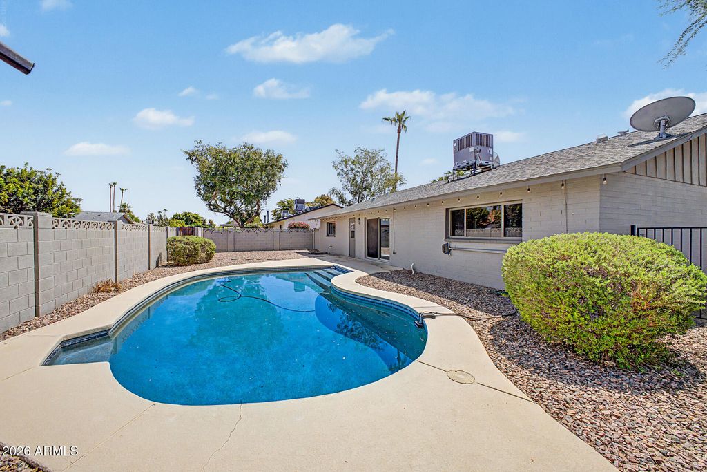 1304 E DUNBAR Drive, Tempe, AZ 85282 — photo 4