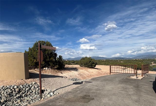 50 E Camino Del Cielo E, Santa Fe, NM 87506