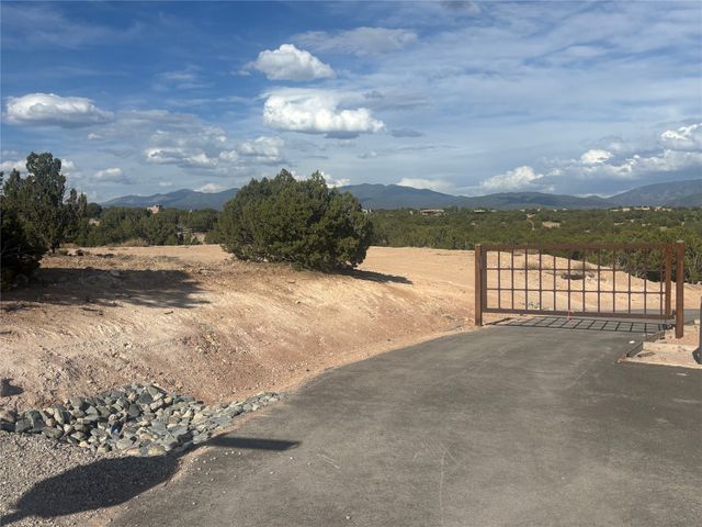 50 E Camino Del Cielo E, Santa Fe, NM 87506