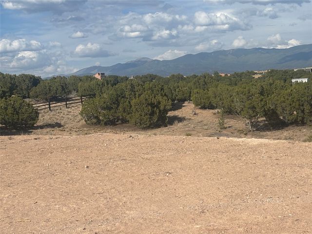 50 E Camino Del Cielo E, Santa Fe, NM 87506