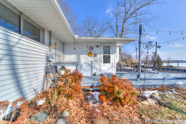 11560 Thrush Drive, Belvidere Twp, MI 48850