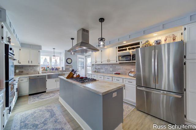 11560 Thrush Drive, Belvidere Twp, MI 48850