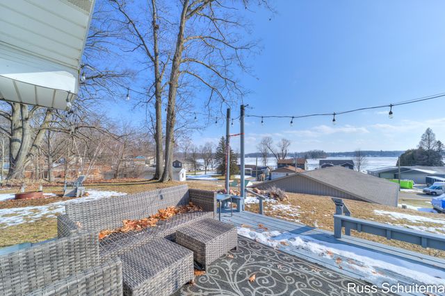 11560 Thrush Drive, Belvidere Twp, MI 48850