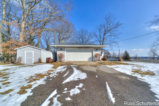 11560 Thrush Drive, Belvidere Twp, MI 48850