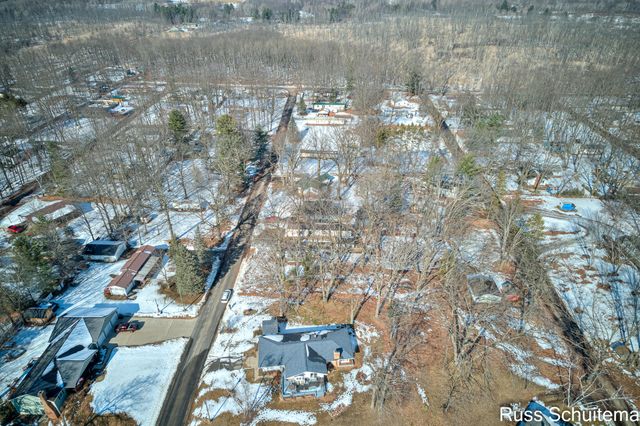 11560 Thrush Drive, Belvidere Twp, MI 48850