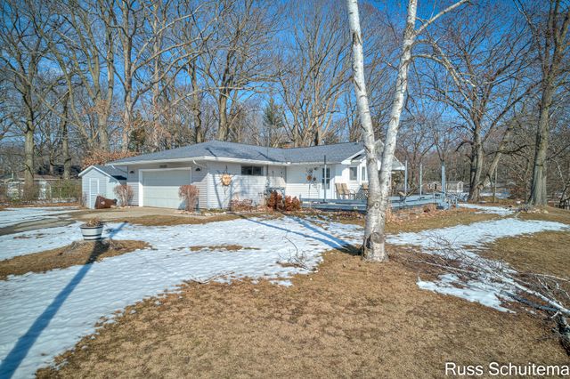 11560 Thrush Drive, Belvidere Twp, MI 48850