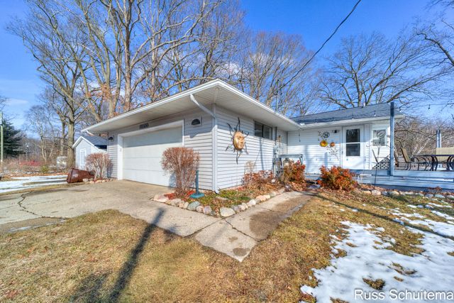 11560 Thrush Drive, Belvidere Twp, MI 48850