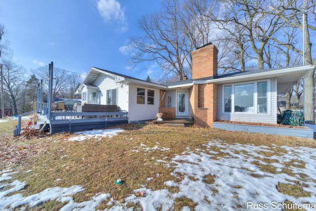 11560 Thrush Drive, Belvidere Twp, MI 48850