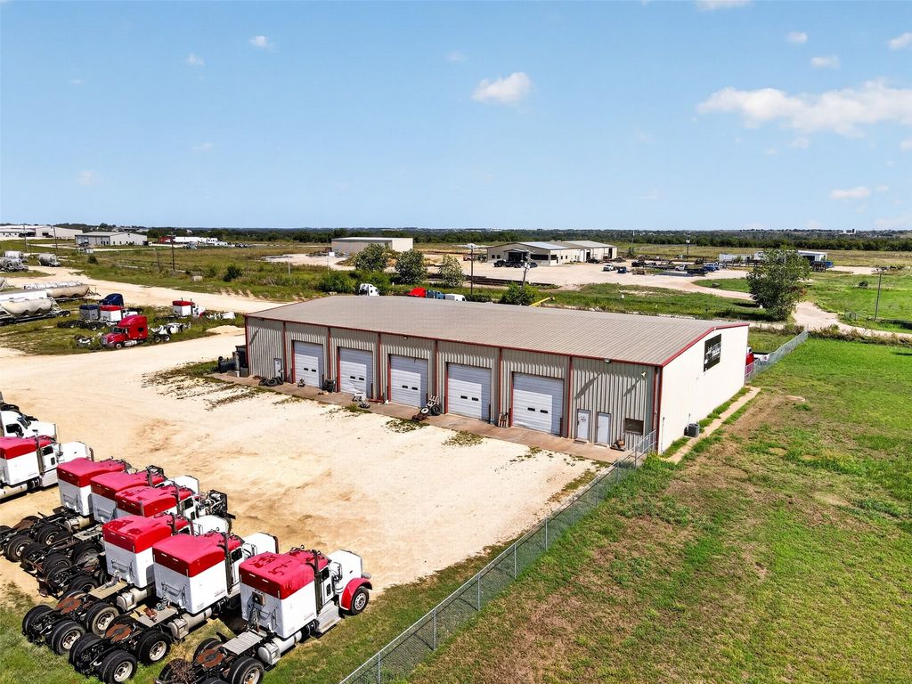 3670 W Highway 67, Cleburne, TX 76033 — exterior