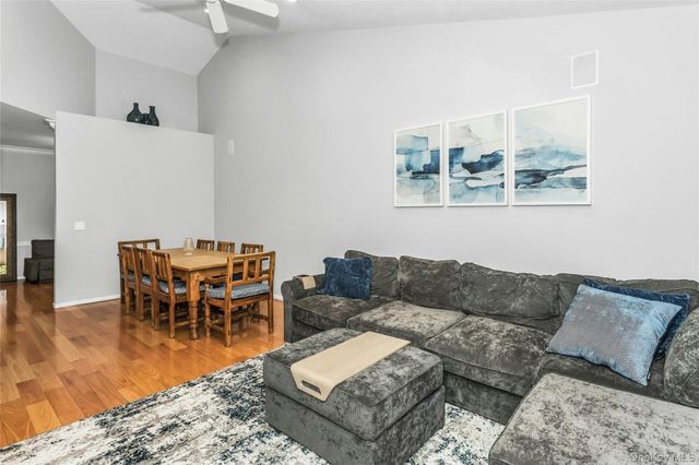 99 Carriage Lane, Plainview, NY 11803