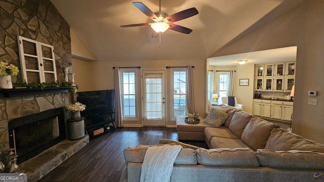 306 Lakeridge Court, Macon, GA 31211