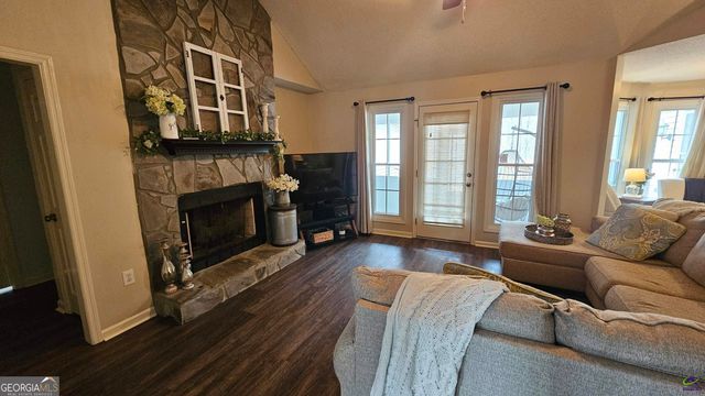 306 Lakeridge Court, Macon, GA 31211