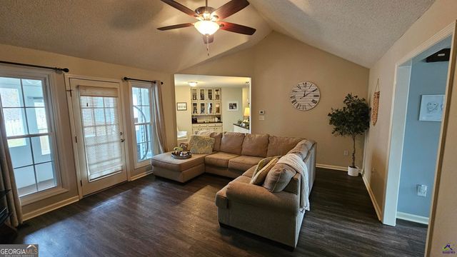 306 Lakeridge Court, Macon, GA 31211