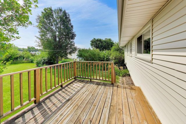 41 Redwood Trail, Wheeling, IL 60090