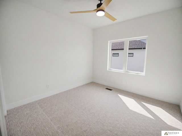 9160 Hillcrest Trail, Lincoln, NE 68520