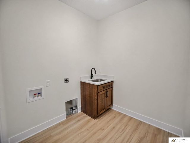 9160 Hillcrest Trail, Lincoln, NE 68520