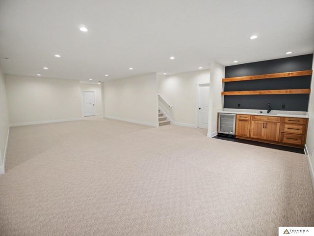 9160 Hillcrest Trail, Lincoln, NE 68520