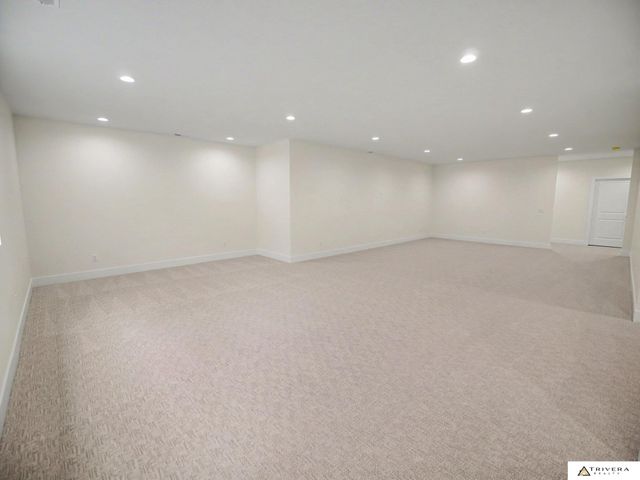 9160 Hillcrest Trail, Lincoln, NE 68520
