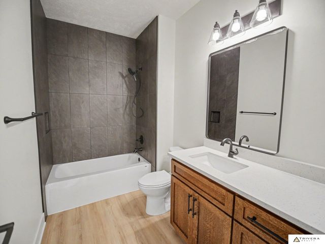 9160 Hillcrest Trail, Lincoln, NE 68520