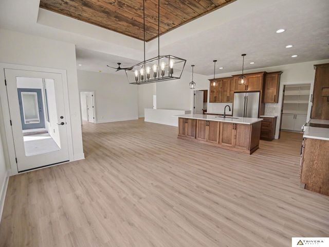 9160 Hillcrest Trail, Lincoln, NE 68520