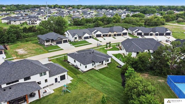 9160 Hillcrest Trail, Lincoln, NE 68520
