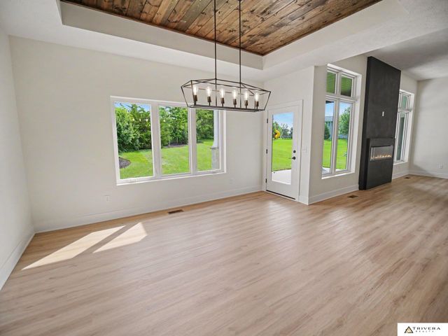9160 Hillcrest Trail, Lincoln, NE 68520
