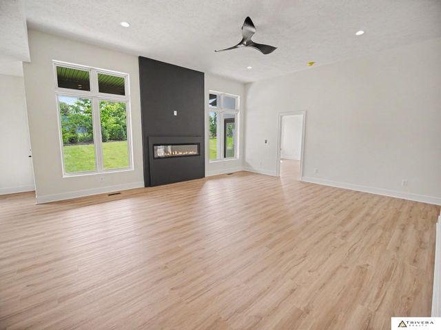 9160 Hillcrest Trail, Lincoln, NE 68520