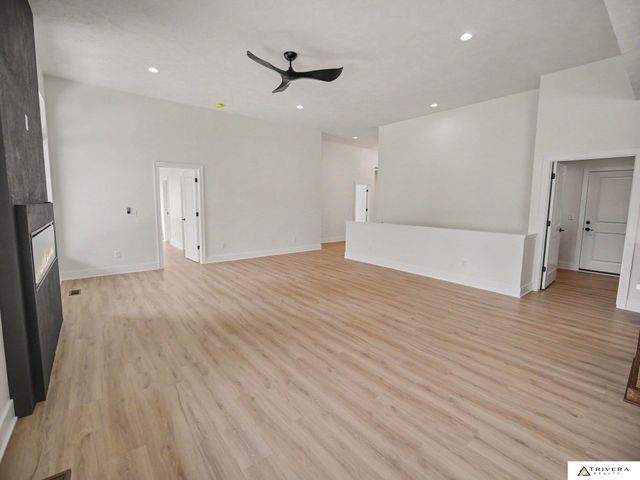 9160 Hillcrest Trail, Lincoln, NE 68520