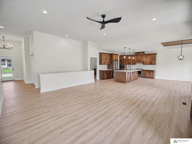 9160 Hillcrest Trail, Lincoln, NE 68520
