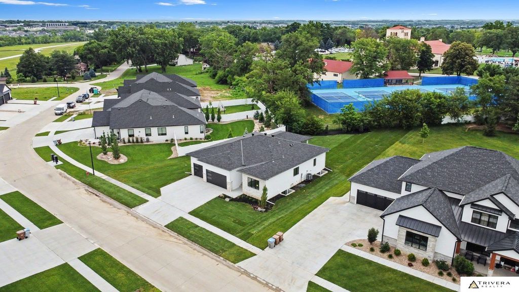 9160 Hillcrest Trail, Lincoln, NE 68520