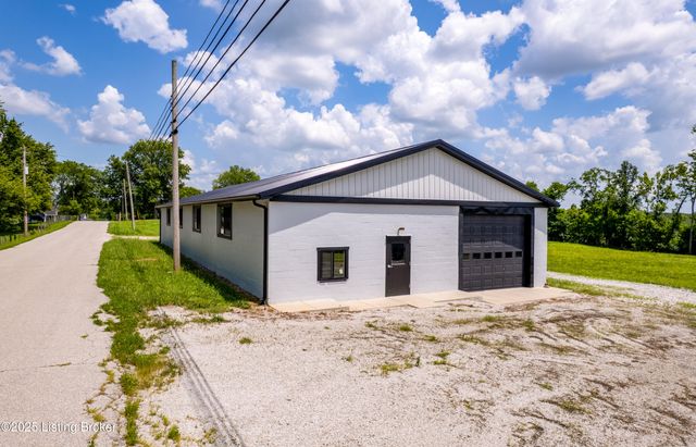 577 Peytona Beach Rd, Waddy, KY 40076