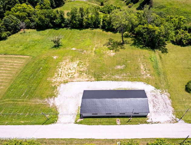 577 Peytona Beach Rd, Waddy, KY 40076