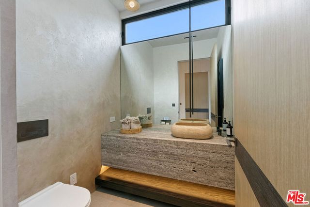 938 - 940 Palisades Beach Road, Santa Monica, CA 90403