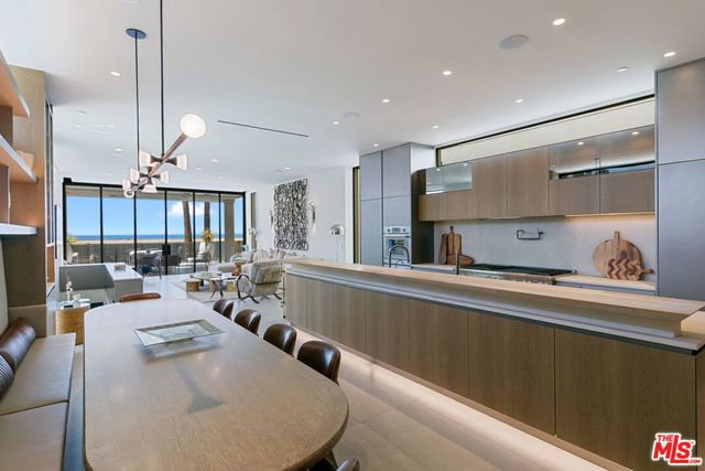 938 - 940 Palisades Beach Road, Santa Monica, CA 90403