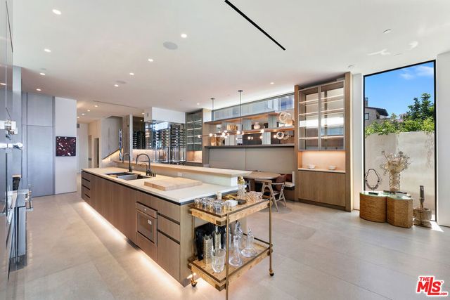 938 - 940 Palisades Beach Road, Santa Monica, CA 90403