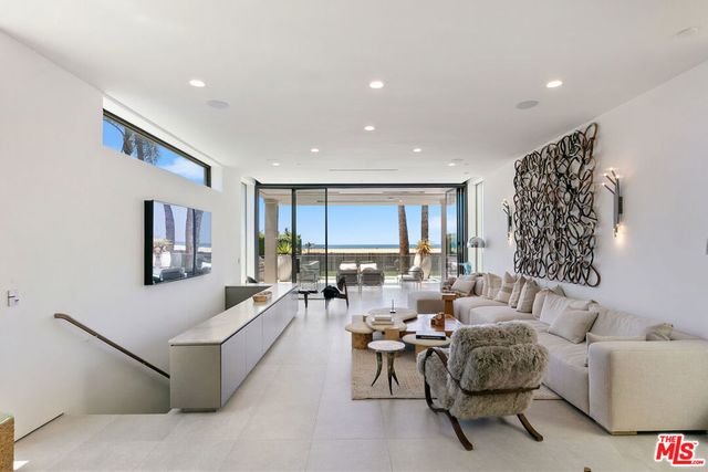 938 - 940 Palisades Beach Road, Santa Monica, CA 90403