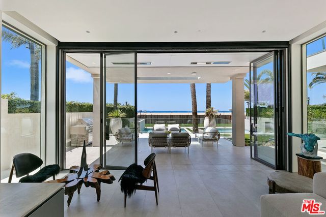 938 - 940 Palisades Beach Road, Santa Monica, CA 90403