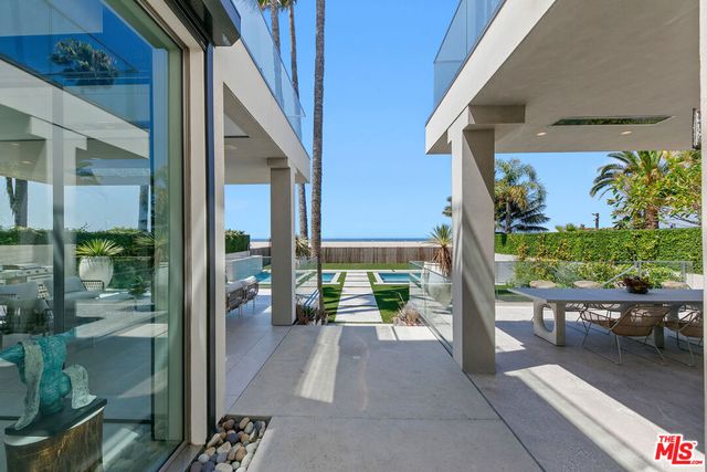 938 - 940 Palisades Beach Road, Santa Monica, CA 90403