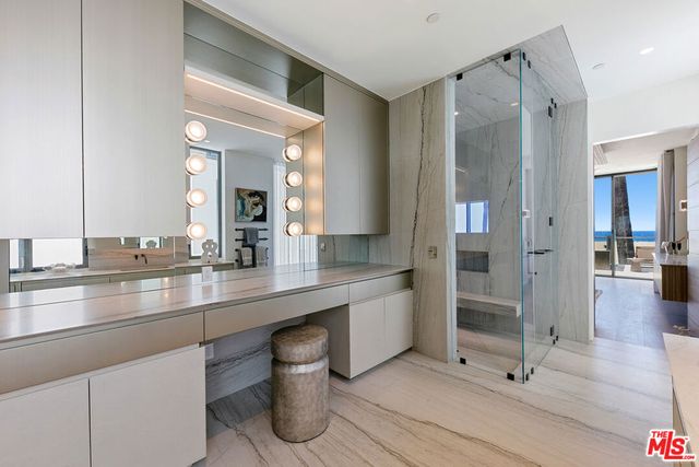 938 - 940 Palisades Beach Road, Santa Monica, CA 90403