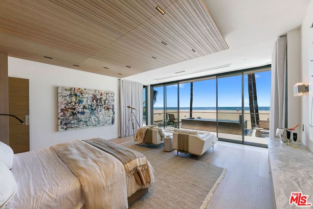 938 - 940 Palisades Beach Road, Santa Monica, CA 90403