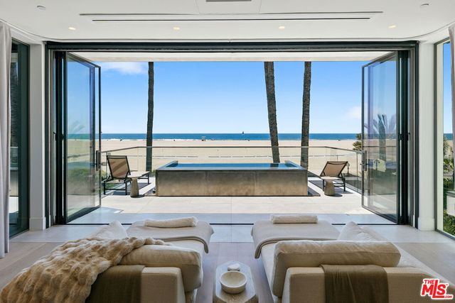938 - 940 Palisades Beach Road, Santa Monica, CA 90403