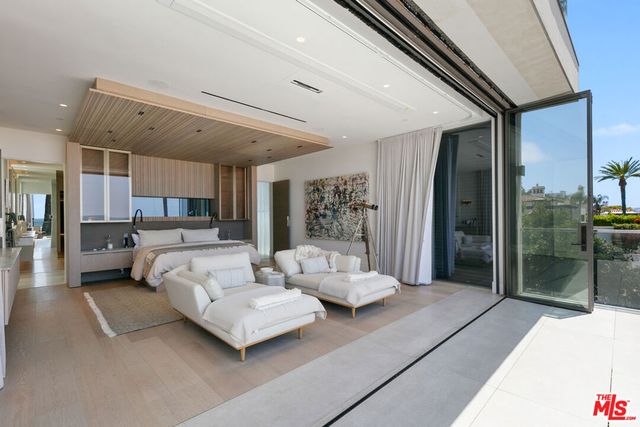938 - 940 Palisades Beach Road, Santa Monica, CA 90403
