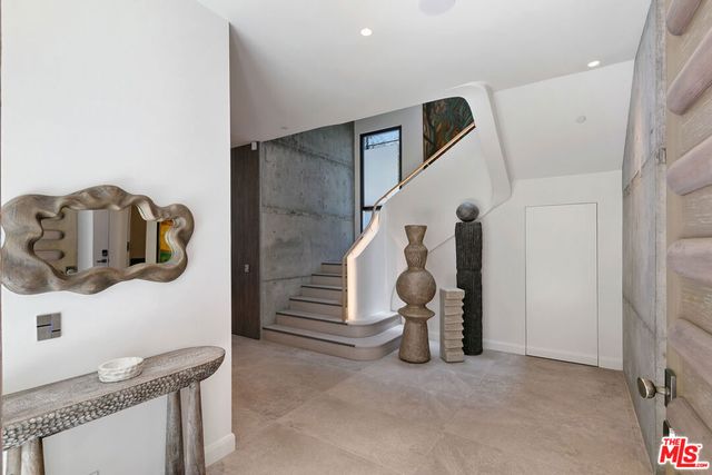 938 - 940 Palisades Beach Road, Santa Monica, CA 90403