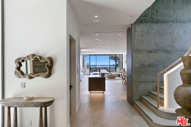 938 - 940 Palisades Beach Road, Santa Monica, CA 90403