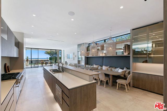 938 - 940 Palisades Beach Road, Santa Monica, CA 90403
